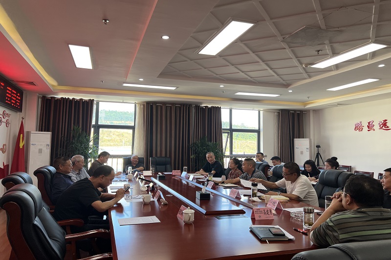 路橋集團(tuán)召開“共建三十載，同行筑路夢”座談會