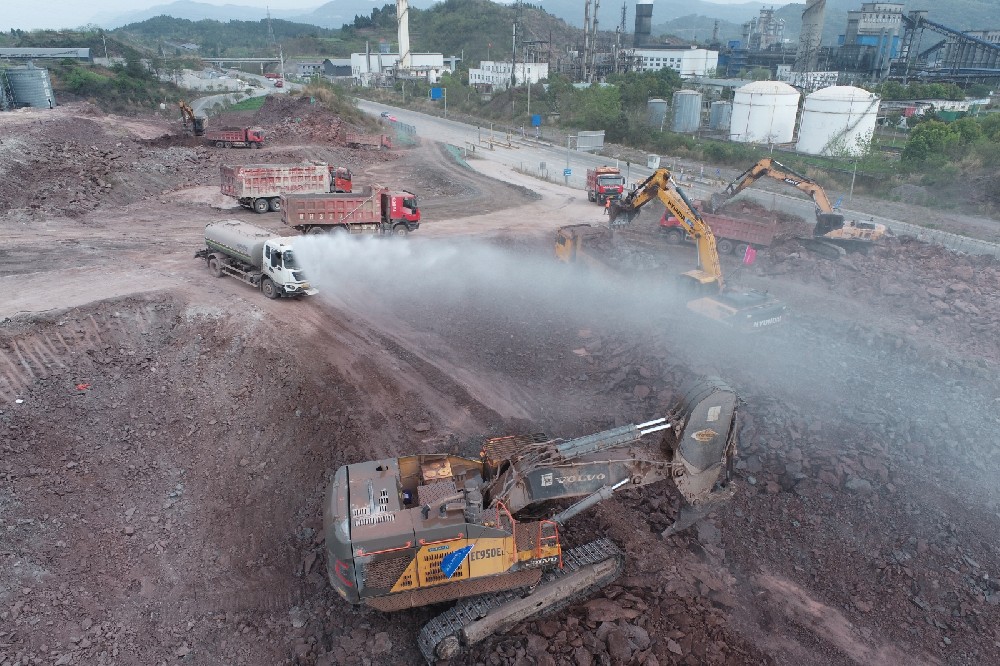 不停工、不斷檔，假期建設(shè)忙！