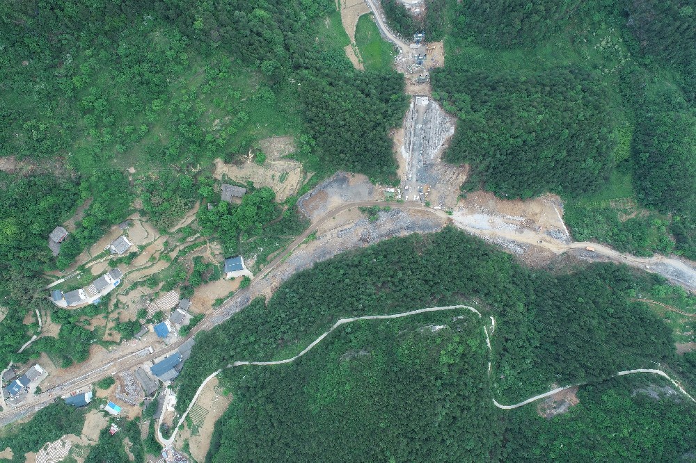 曾榮路改建工程全面提速，跑出建設(shè)“加速度”